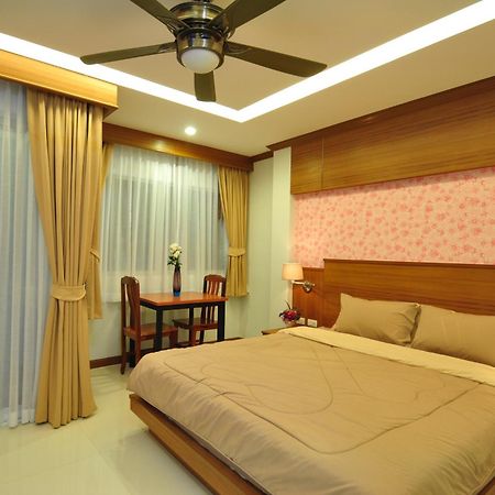Green Harbor Hotel & Service Apartment Patong Bagian luar foto
