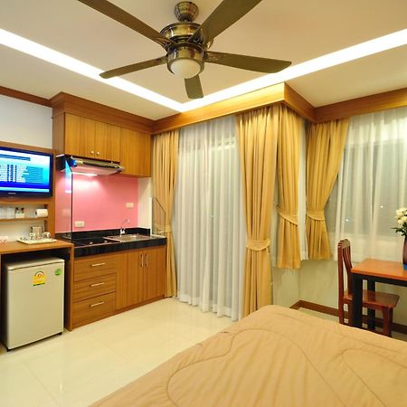 Green Harbor Hotel & Service Apartment Patong Bagian luar foto