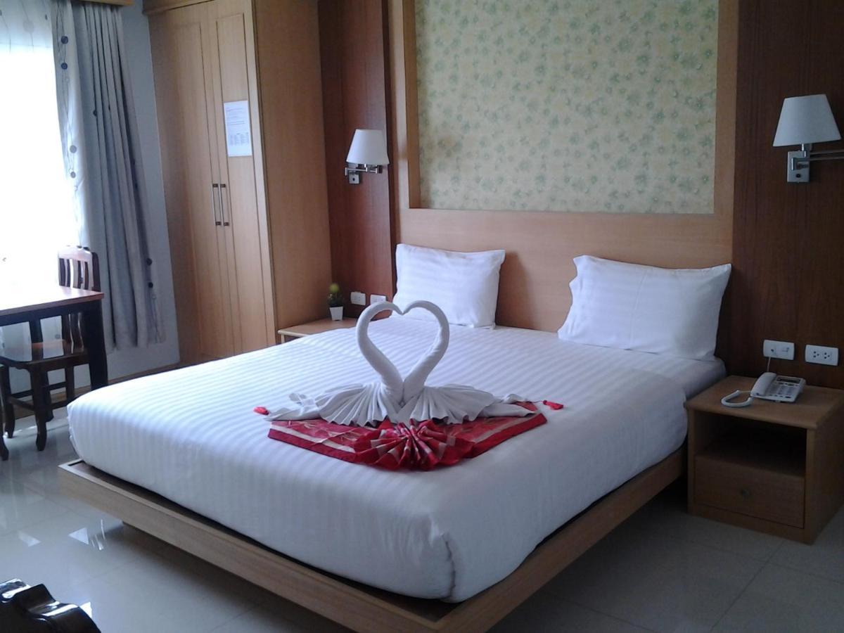 Green Harbor Hotel & Service Apartment Patong Bagian luar foto