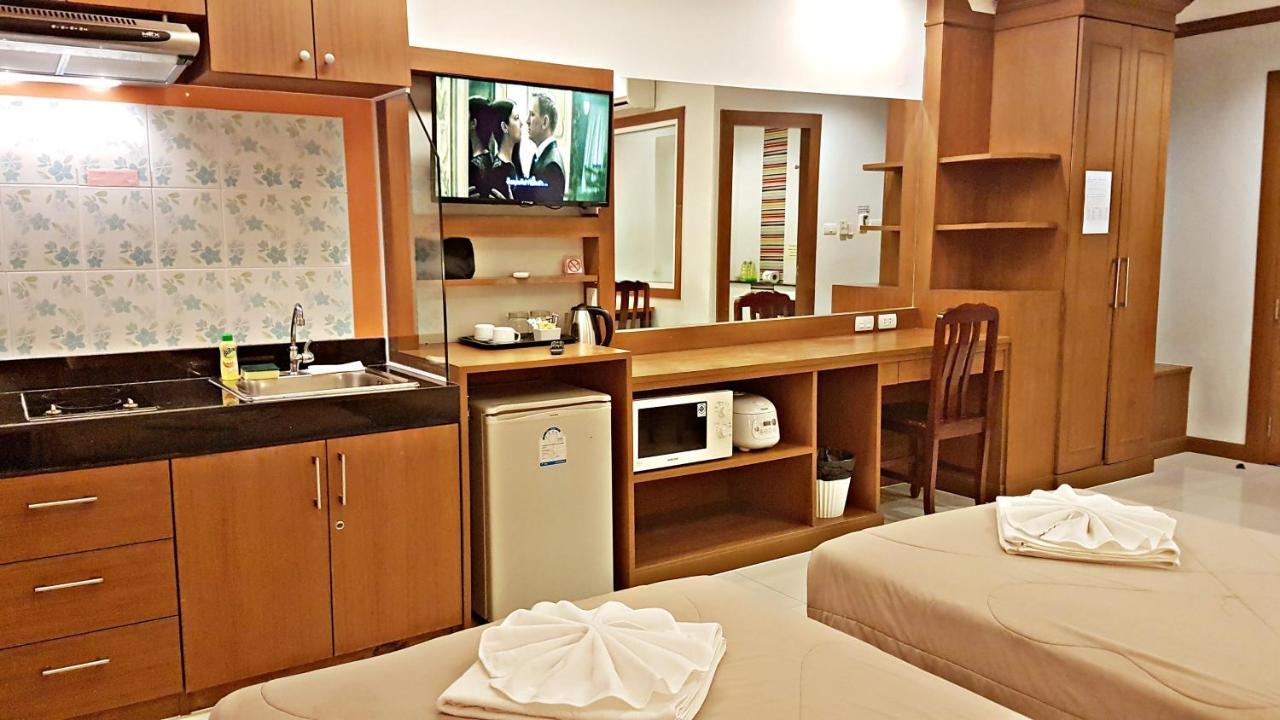 Green Harbor Hotel & Service Apartment Patong Bagian luar foto