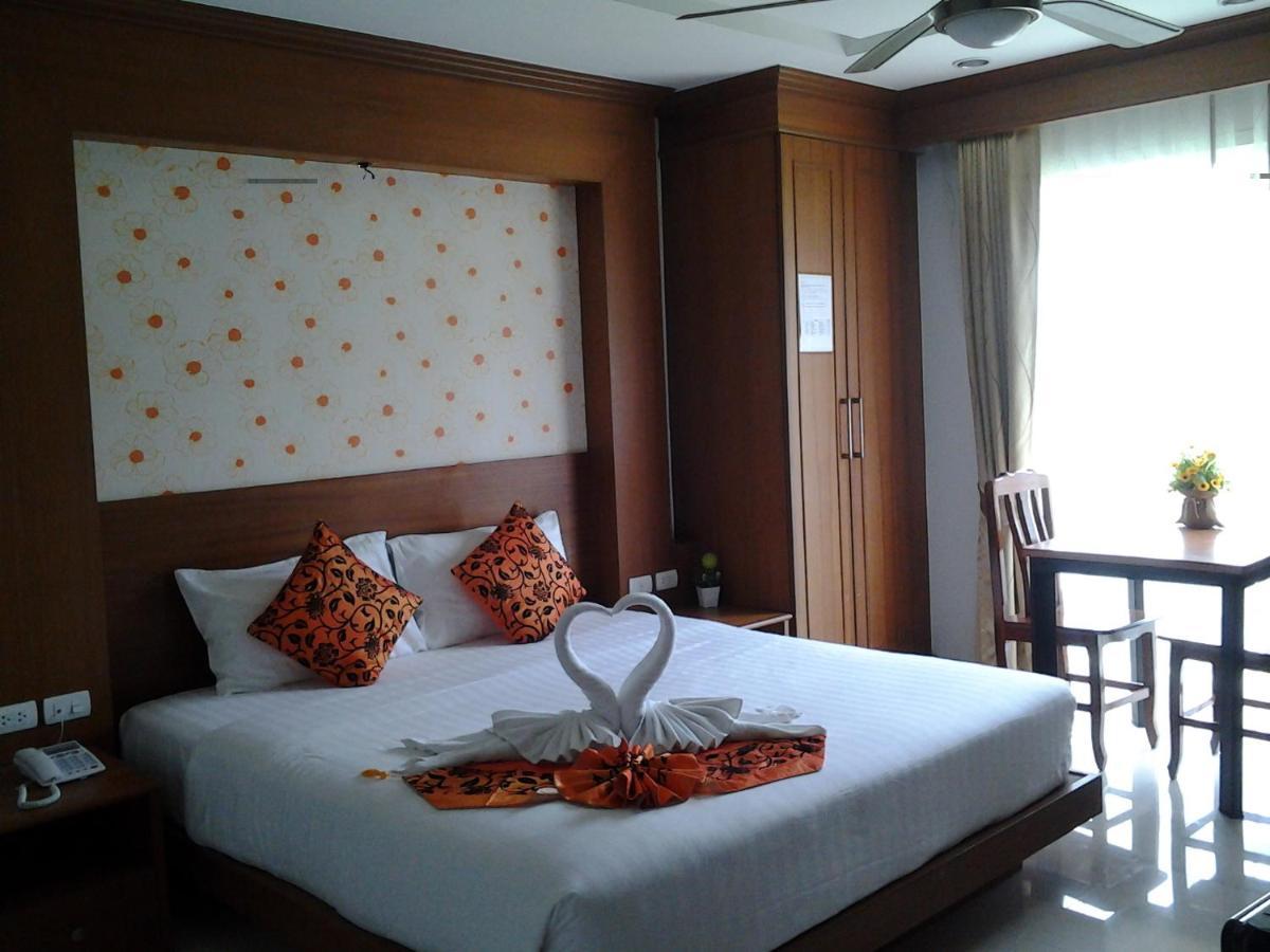 Green Harbor Hotel & Service Apartment Patong Bagian luar foto