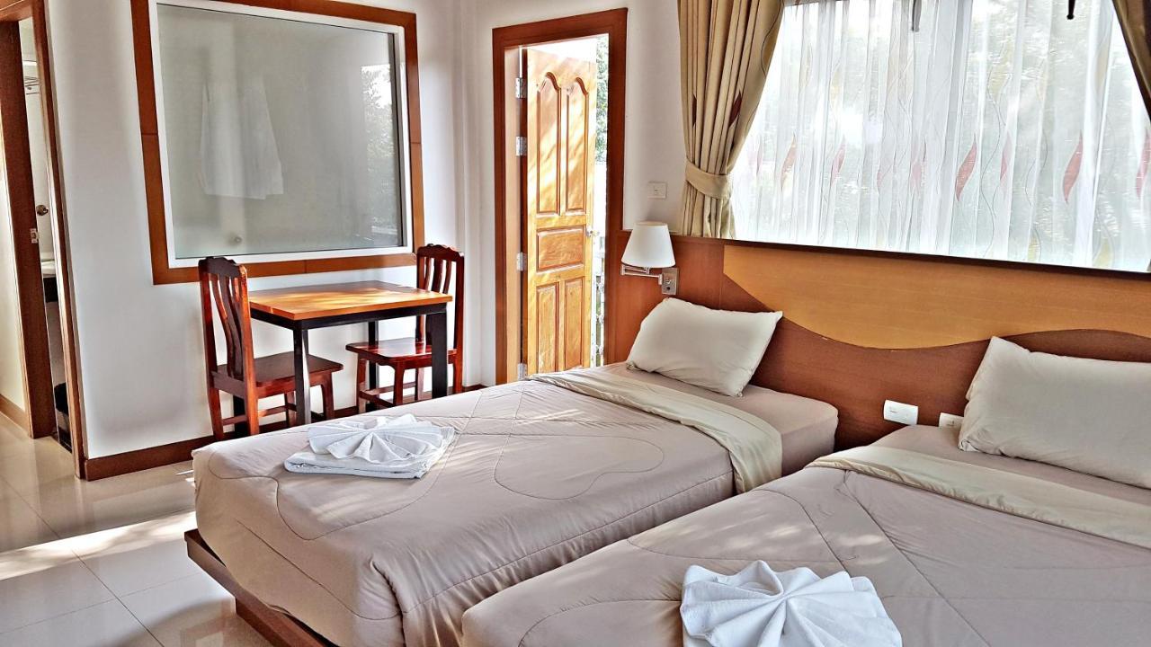 Green Harbor Hotel & Service Apartment Patong Bagian luar foto
