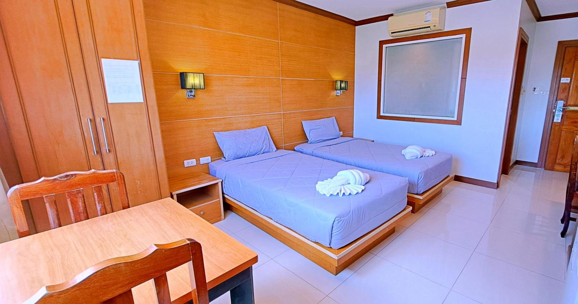 Green Harbor Hotel & Service Apartment Patong Bagian luar foto