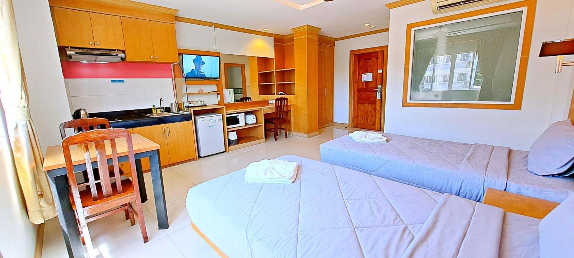 Green Harbor Hotel & Service Apartment Patong Bagian luar foto
